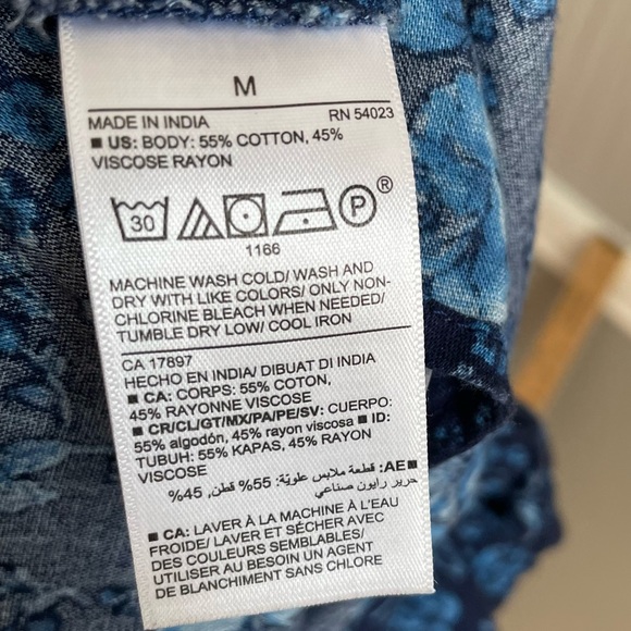 Old Navy Puff-Sleeve Smocked Button-Down Blouse Navy Floral Shirt Size Medium - Picture 9 of 11